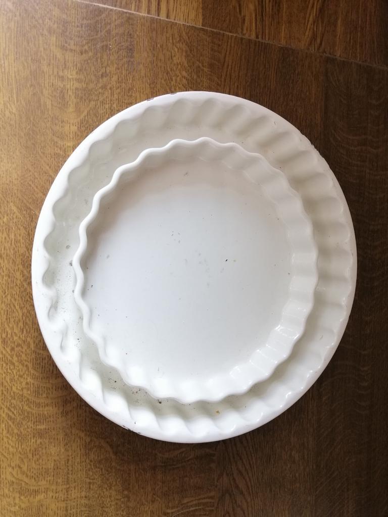 2 moules à tarte blancs en céramique, Utilisé, Céramique