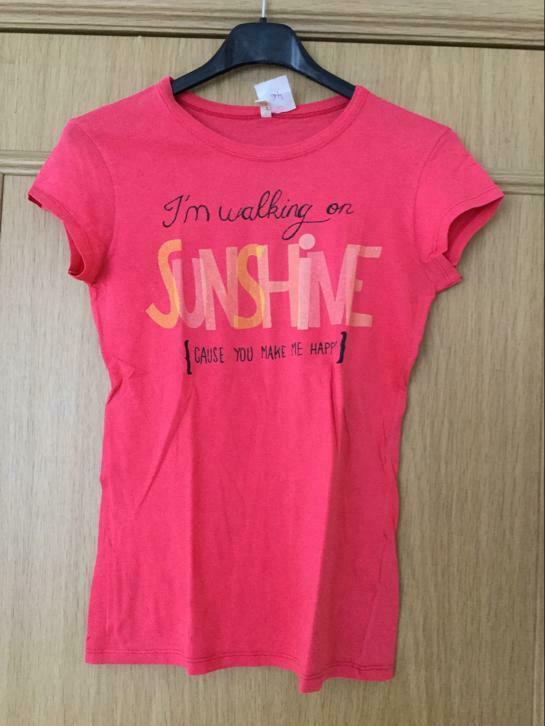 T-shirt rouge Benetton, Enlèvement ou Envoi, Comme neuf, Fille, Chemise ou À manches longues