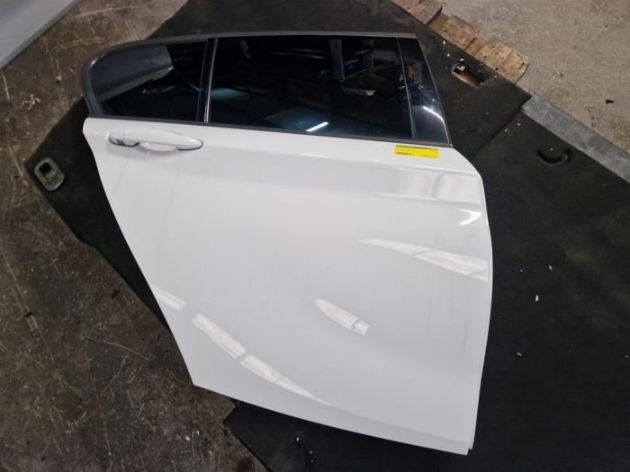 Portier 4Deurs rechts-achter van een BMW 1-Serie (300), Gebruikt, -, Deur, -