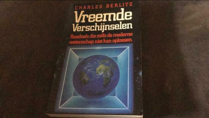 Vreemde verschijnselen(+), Boeken, Ophalen, Zo goed als nieuw