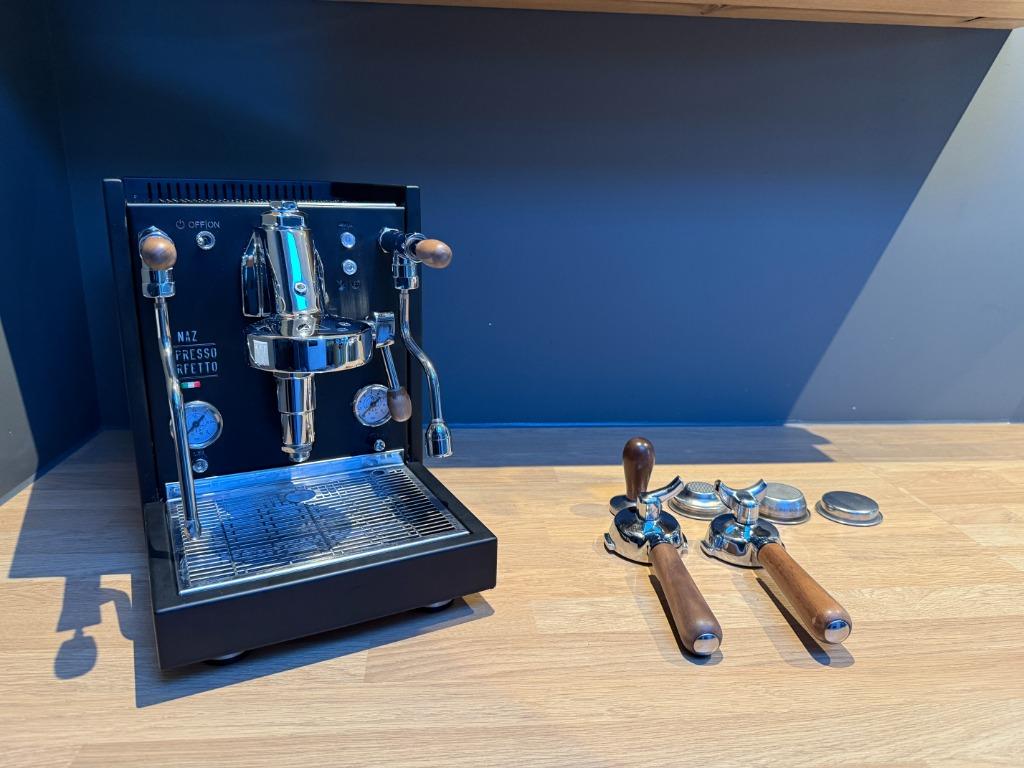 QuickMill Naz speciaal model Zwart/Hout 2025 Garantie, Elektronische apparatuur, Koffiezetapparaten, Espresso apparaat, Zo goed als nieuw