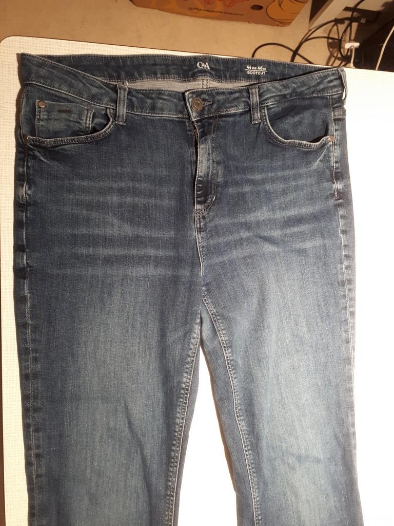 Jeans broek ( maat 44 ) Bootcut, Ophalen of Verzenden, Gedragen, Blauw, W30 - W32 (confectie 38/40)
