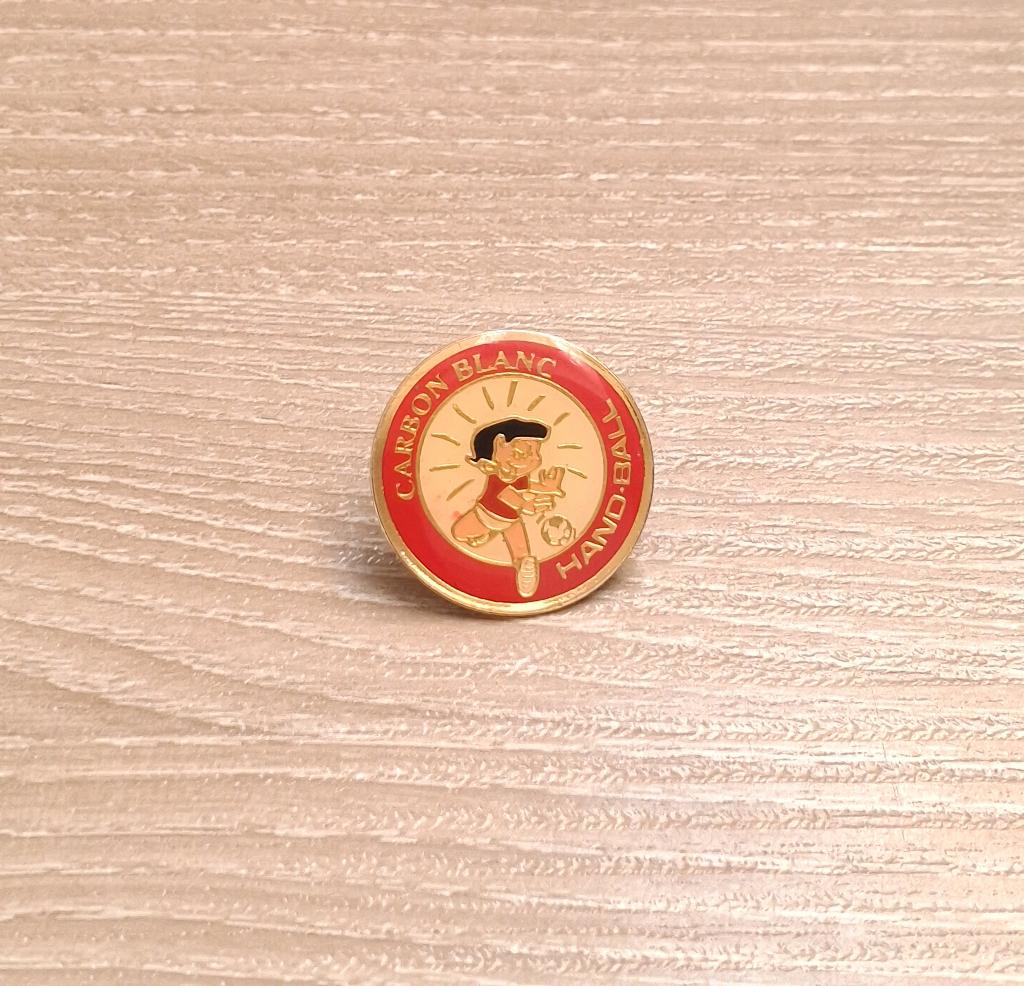 PIN - FESTIEUX - VOETBAL - FOOTBALL, Envoi, Utilisé, Sport, Insigne ou Pin's