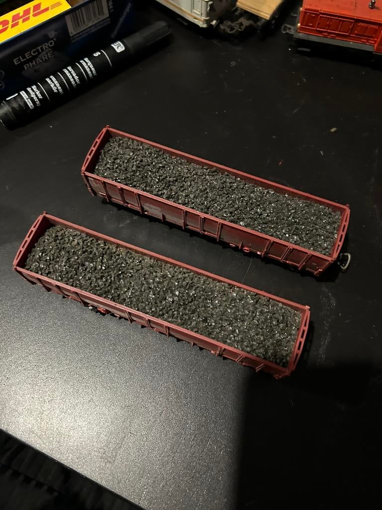 Piko : 2 wagons charbon, Enlèvement