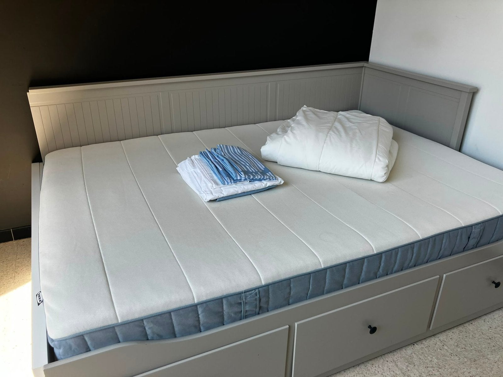 Ikea matras Vesteröy 140x200cm -stevig, Ophalen, Gebruikt, 140 cm, Twijfelaar