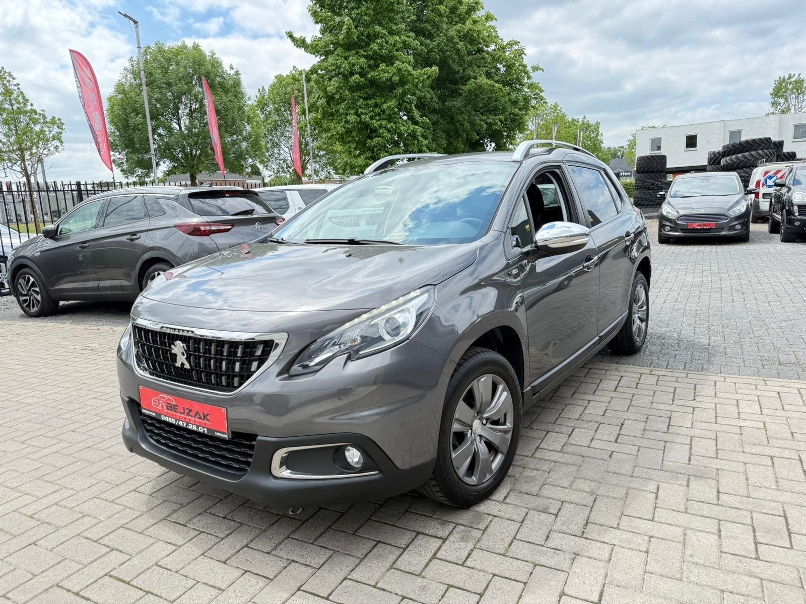 Peugeot 2008 1.2i 2017 gekeurd, Bluetooth, Euro 6, Leder, Bedrijf