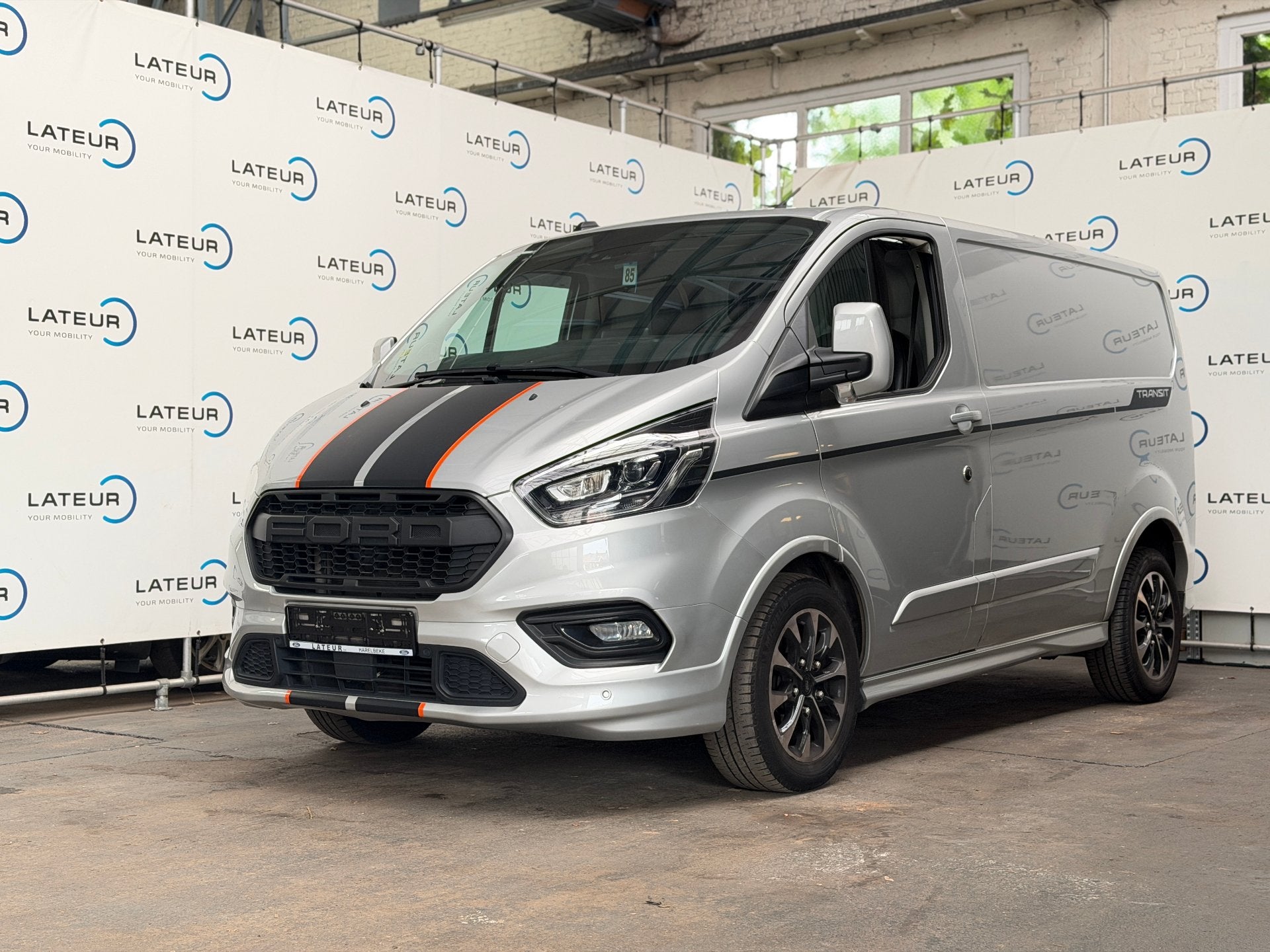 Ford Transit Custom 310S Sport 2.0 TD 185pk automaat, Auto's, Automaat, Euro 6, Overige kleuren, Leder en Stof