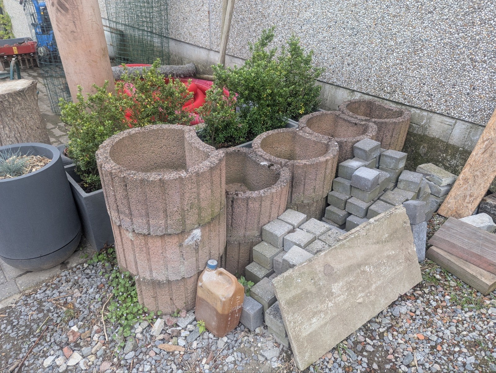 Betonnen bloembakken 11st., Tuin en Terras, Bloembakken en Plantenbakken, Ophalen