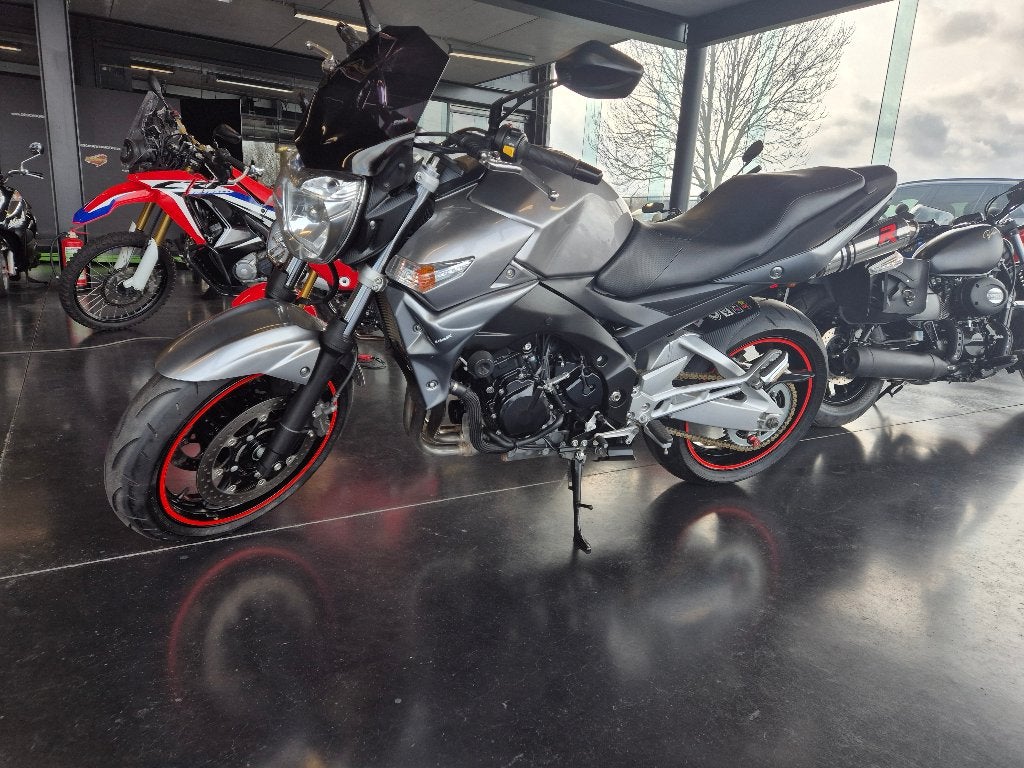 Suzuki gsr 600 prachtstaat!!!, Motoren, Motoren | Suzuki, Occasion, 4 cilinders, Particulier, Meer dan 35 kW