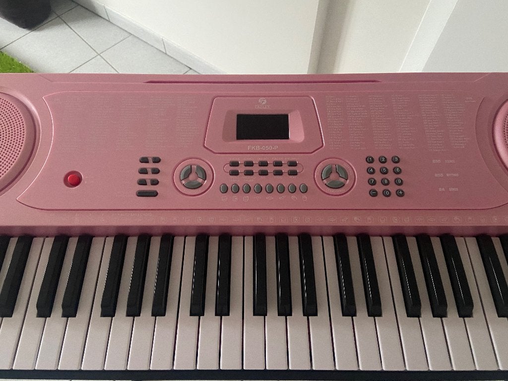 Keyboard met statief, Ophalen, Zo goed als nieuw, 61 toetsen, Met standaard