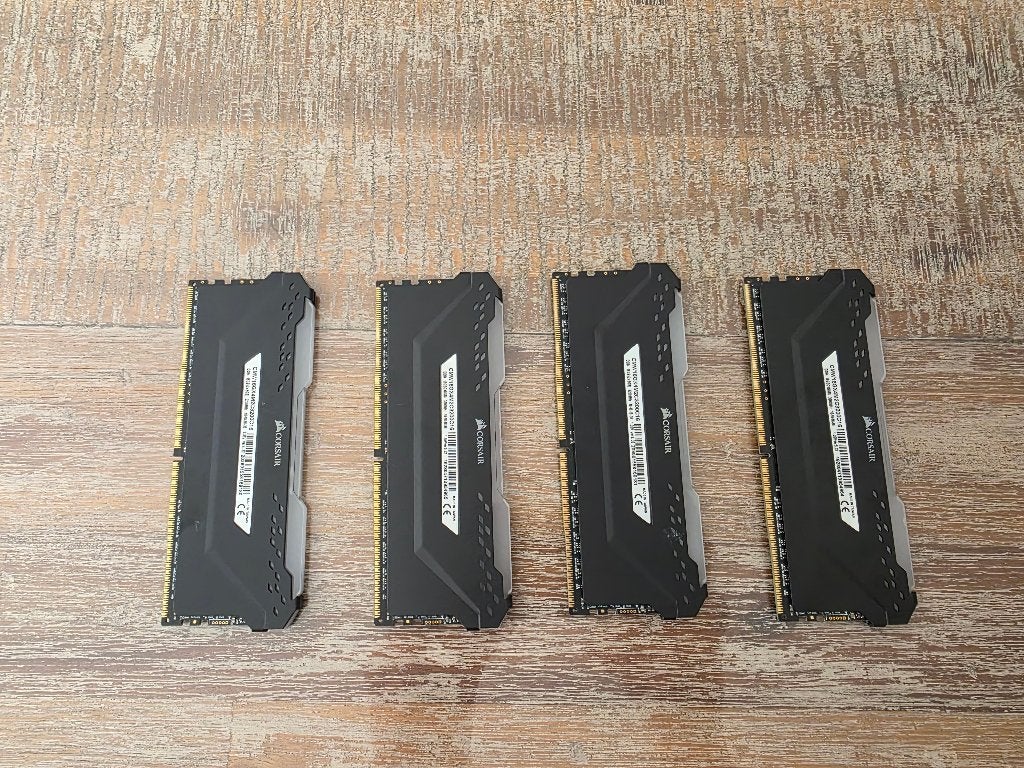 RAM 32 Go (4x8) DDR4 Corsair Vengeance RGB PRO 3200MHz CL 16, Computers en Software, RAM geheugen, Gebruikt, 32 GB, DDR4, Ophalen of Verzenden