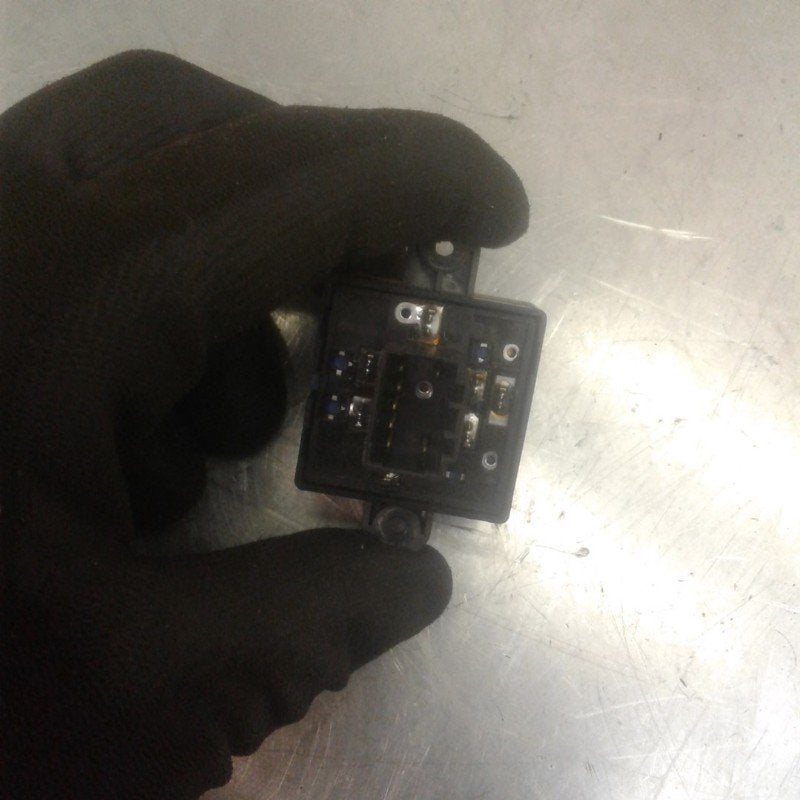 COMMUTATEUR RÉTROVISEUR Hyundai i10 (F5) (01-2007/12-2017), Utilisé, Hyundai