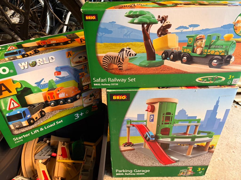 Brio sets, Enfants & Bébés, Jouets | Jouets en bois, Enlèvement, Comme neuf, Autres types