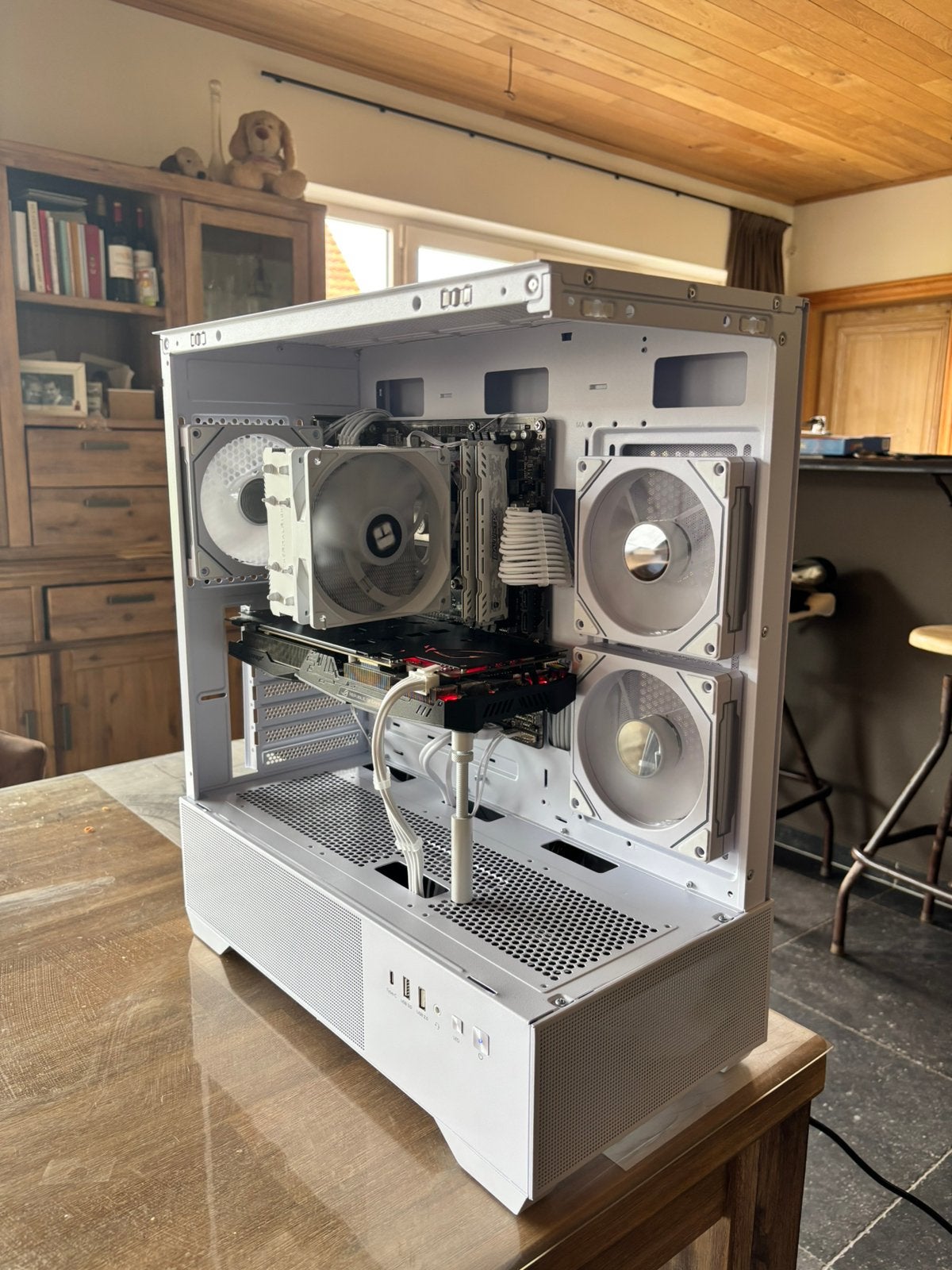 Propere Witte Pc Goed voor Gaming / Bureauwerk, Ophalen of Verzenden, Zo goed als nieuw, Gaming, SSD