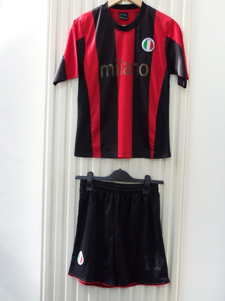 Voetbaltenue Italië Milano nr. 11 – maat 152 – shirt + short, Kinderen en Baby's, Ophalen of Verzenden, Gebruikt, Jongen of Meisje
