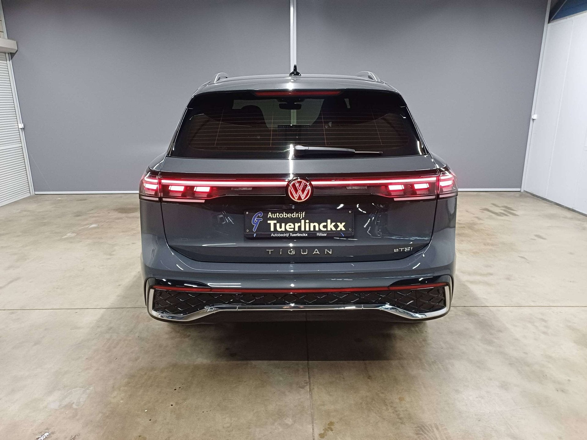 Volkswagen Tiguan Tiguan 1.5 TSI R-Line OPF DSG,ACC,Head-Up, Autos, Argent ou Gris, Achat, 139 g/km, Entreprise