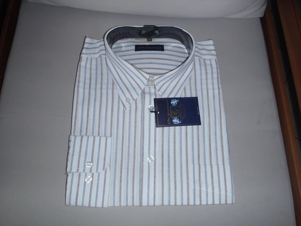 Shirt in XL-formaat, Kleding | Heren, Overhemden, Ophalen of Verzenden, Nieuw, Halswijdte 43/44 (XL)