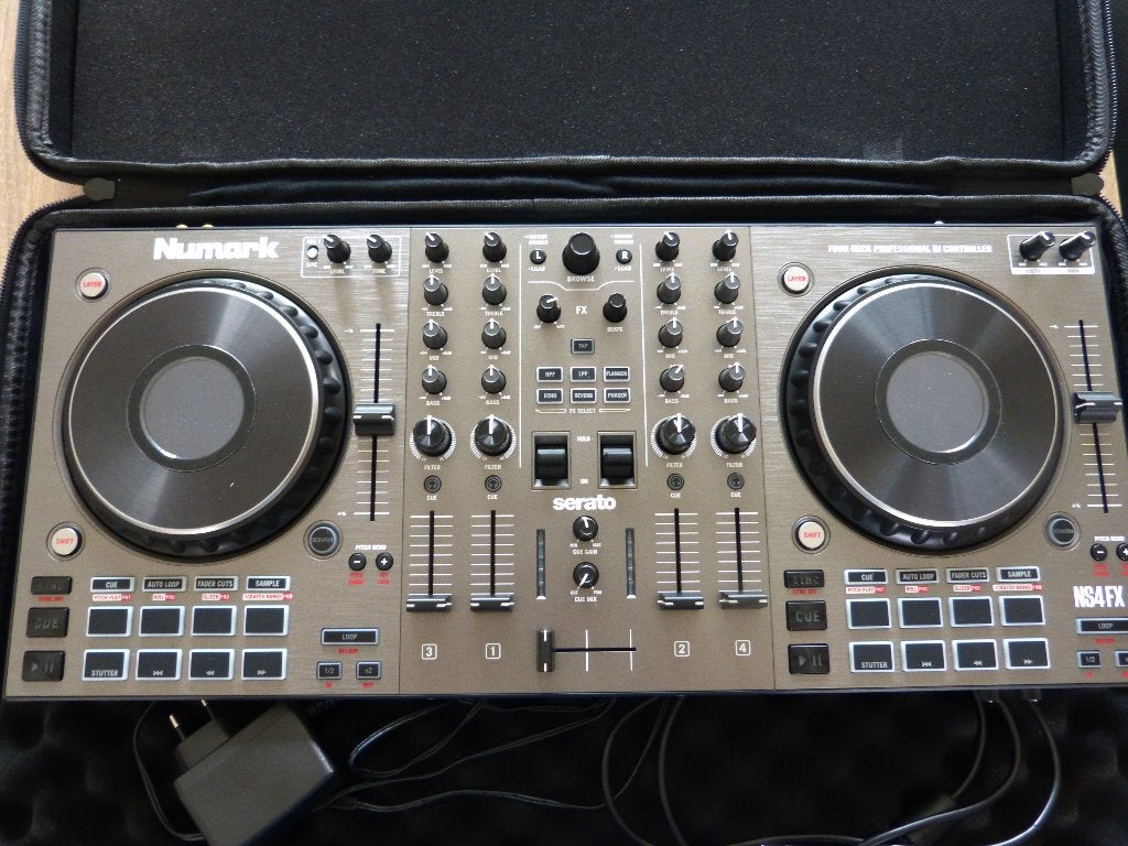 DJ Controller Numark NS4FX, Muziek en Instrumenten, Dj-sets en Draaitafels, Ophalen of Verzenden, Zo goed als nieuw, Dj-set, Numark