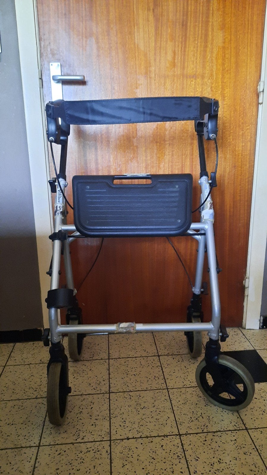 Deambulateur super pratique  à ne pas manqué, Enlèvement ou Envoi, Pliable