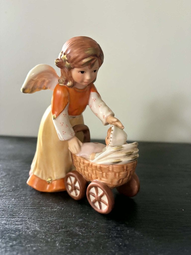Goebel engel met poppenwagen, Ophalen of Verzenden, Zo goed als nieuw