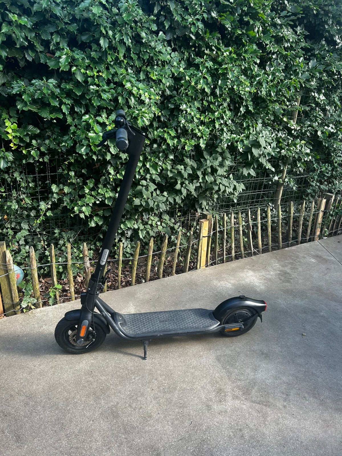 Trottinette Ninebot F2, Vélos & Vélomoteurs, Trottinettes, Comme neuf, Enlèvement