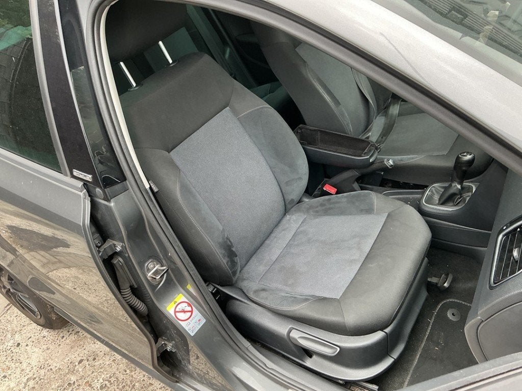 SIEGE AVANT DROIT ( PASSAGER ) Volkswagen Polo V (6R), Volkswagen, Volkswagen AG, Utilisé, Kundenbetreuung@volkswagen.de