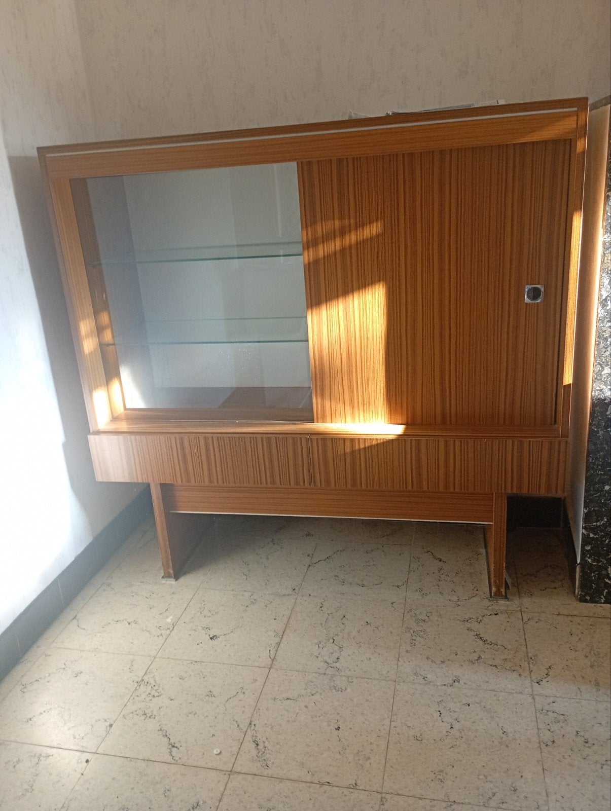 vintage kast, Huis en Inrichting, Ophalen, Glas