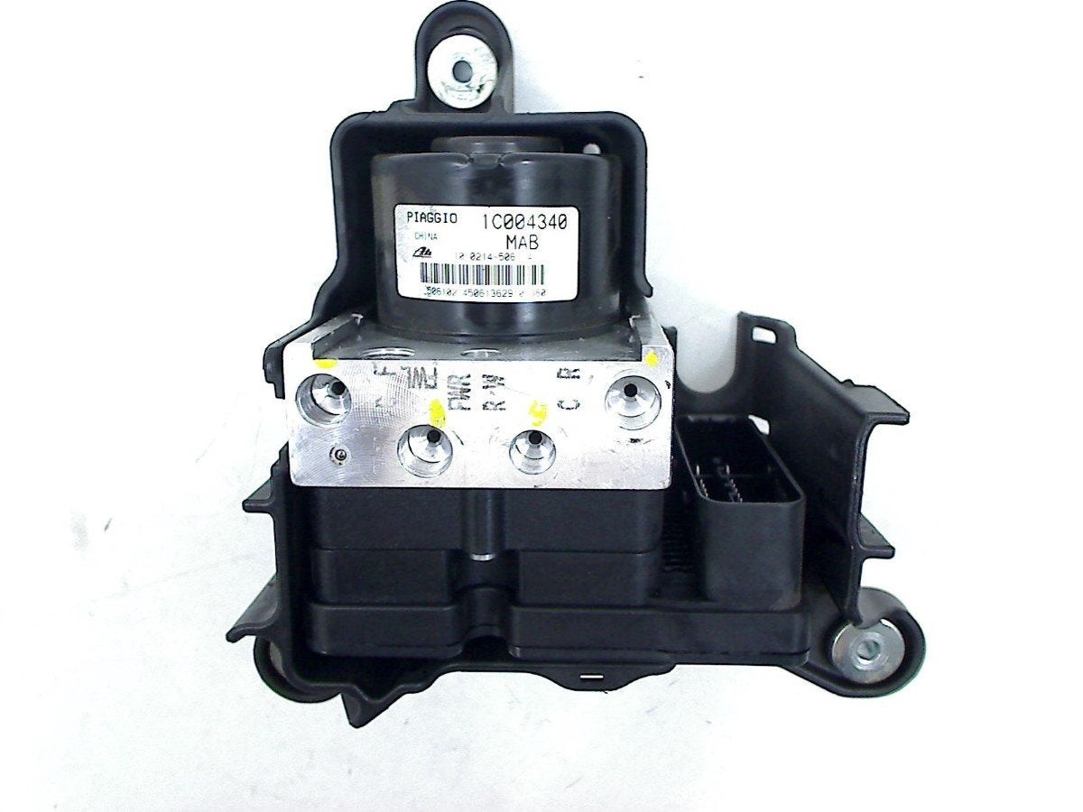 ABS POMP Piaggio MP3 500 2019-2022 (1C004340), Dhr. S. di Majo, Gebruikt, Info@cama-motorparts.nl, P.J. Troelstraweg 8 8
3144 CX  MAASSLUIS, NL