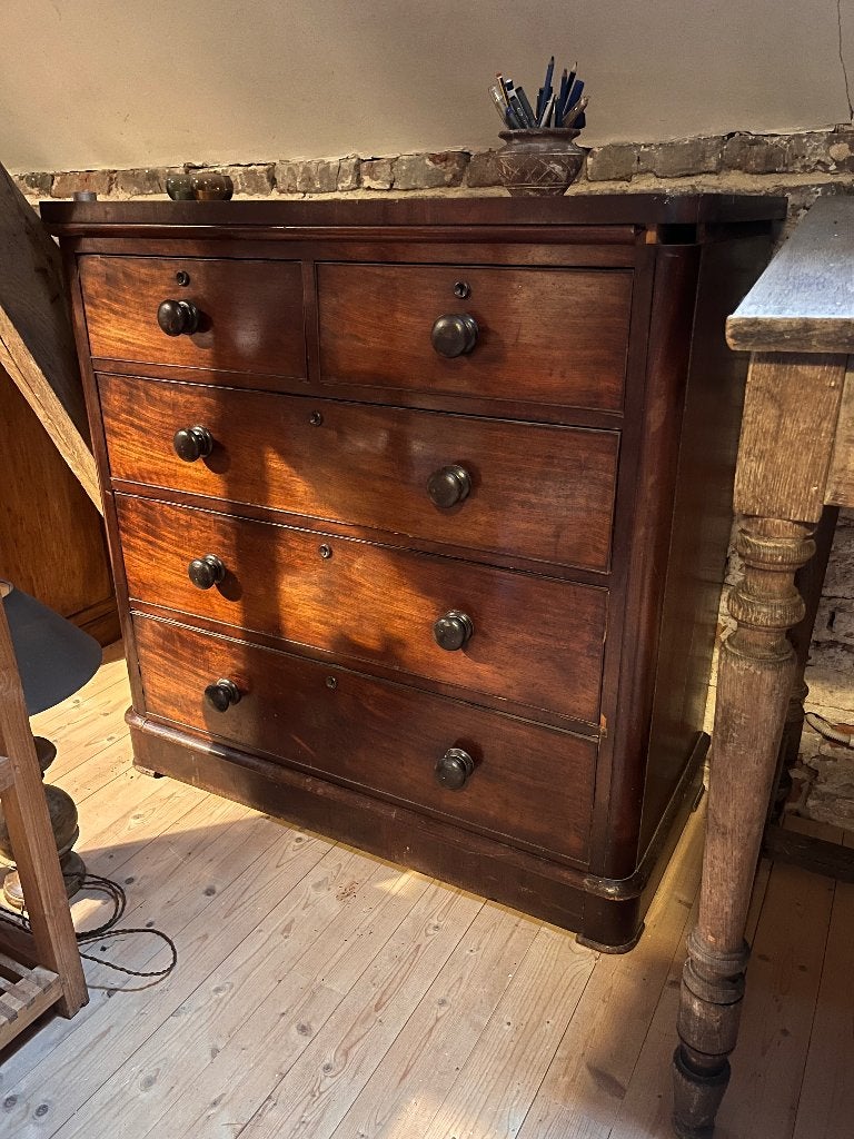 engelse commode, Enlèvement