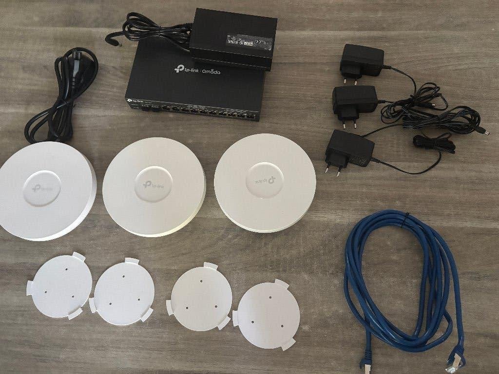 TP-Link Omada Wi-Fi 6 Netwerkset (Router + 3x Access Point), Ophalen of Verzenden, Zo goed als nieuw, TP-Link
