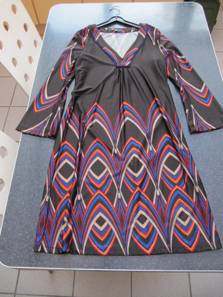 jurk nieuw Vila Joy, medium zwart + print oranje,blauw,rood, Neuf, Taille 38/40 (M), Enlèvement ou Envoi, Vila Joy