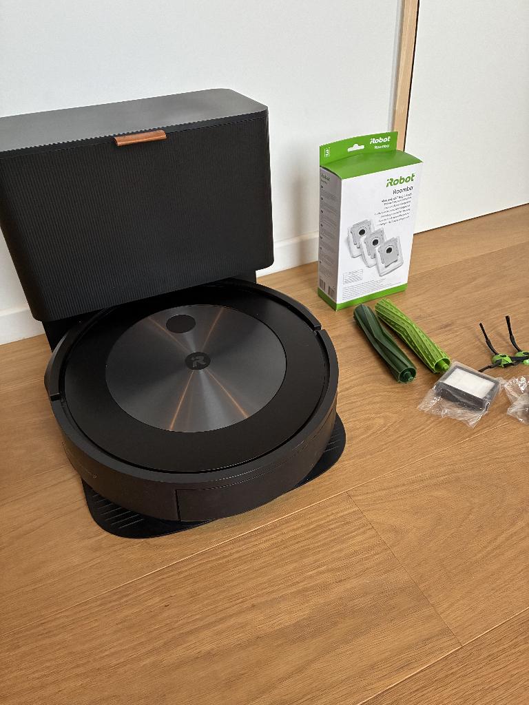 Roomba J7+  robotstofzuiger, Enlèvement, Utilisé, Aspirateur robot