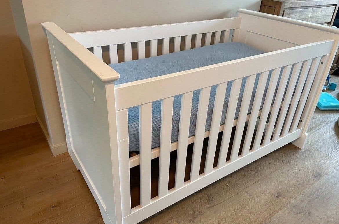 Ledikant/kinderbed/babybed in uitstekende staat, Ophalen, Zo goed als nieuw, Jongetje of Meisje