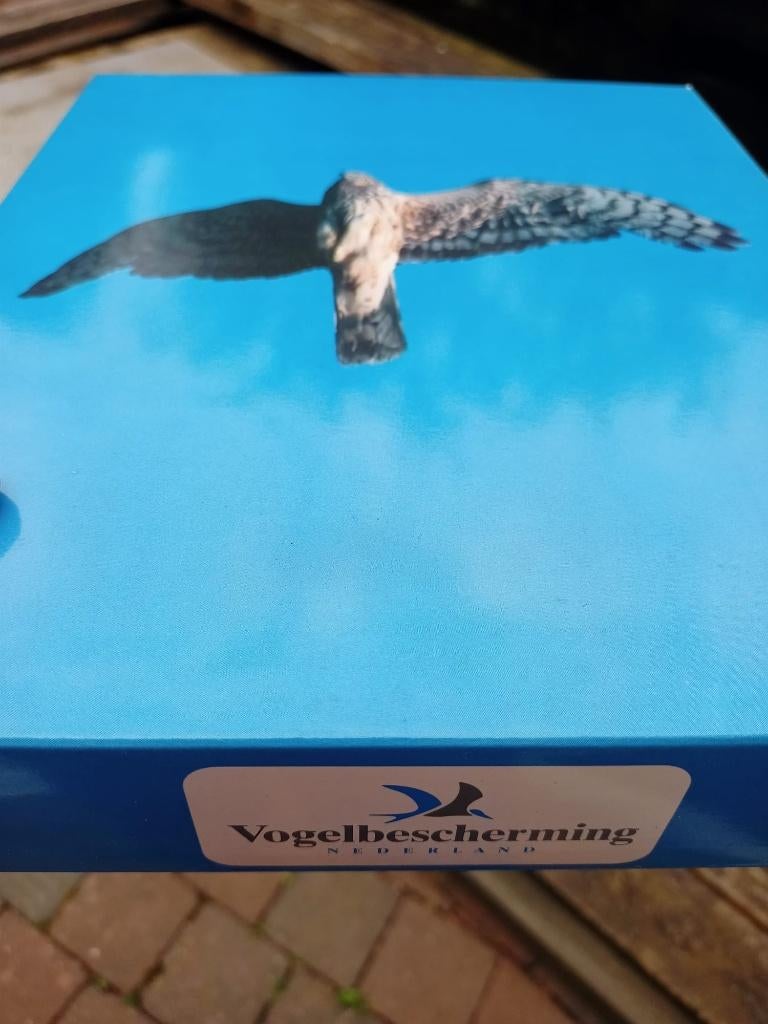 Collection d'allumettes pour la protection des oiseaux, Enlèvement