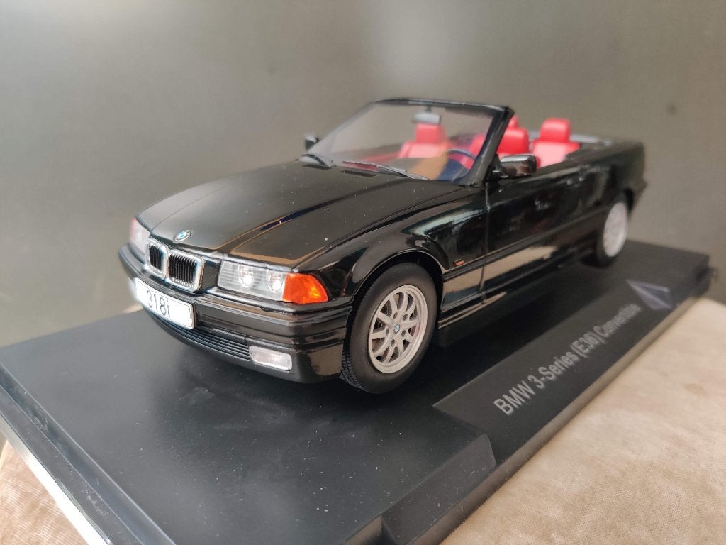 BMW 318i (E36) Cabriolet MCG 1/18e neuve, en boîte., Enlèvement ou Envoi, Neuf, Voiture, Autres marques