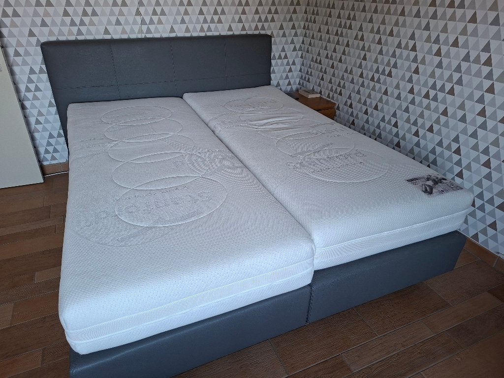 Boxspring 1m80 op 2m20, Gris, Enlèvement, Utilisé, 180 cm