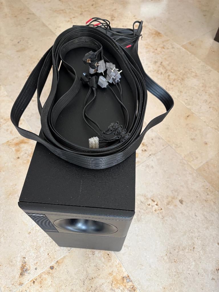 Subwoofer Bose Accoustimas 10, TV, Hi-fi & Vidéo, Ensembles home-cinéma, Autres marques, Comme neuf, Enlèvement, 70 watts ou plus