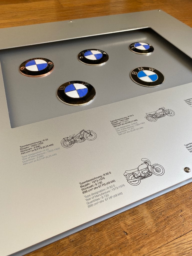 Origineel BMW logo plaat met geëmailleerde emblemen., Motoren, Ophalen of Verzenden, Nieuw