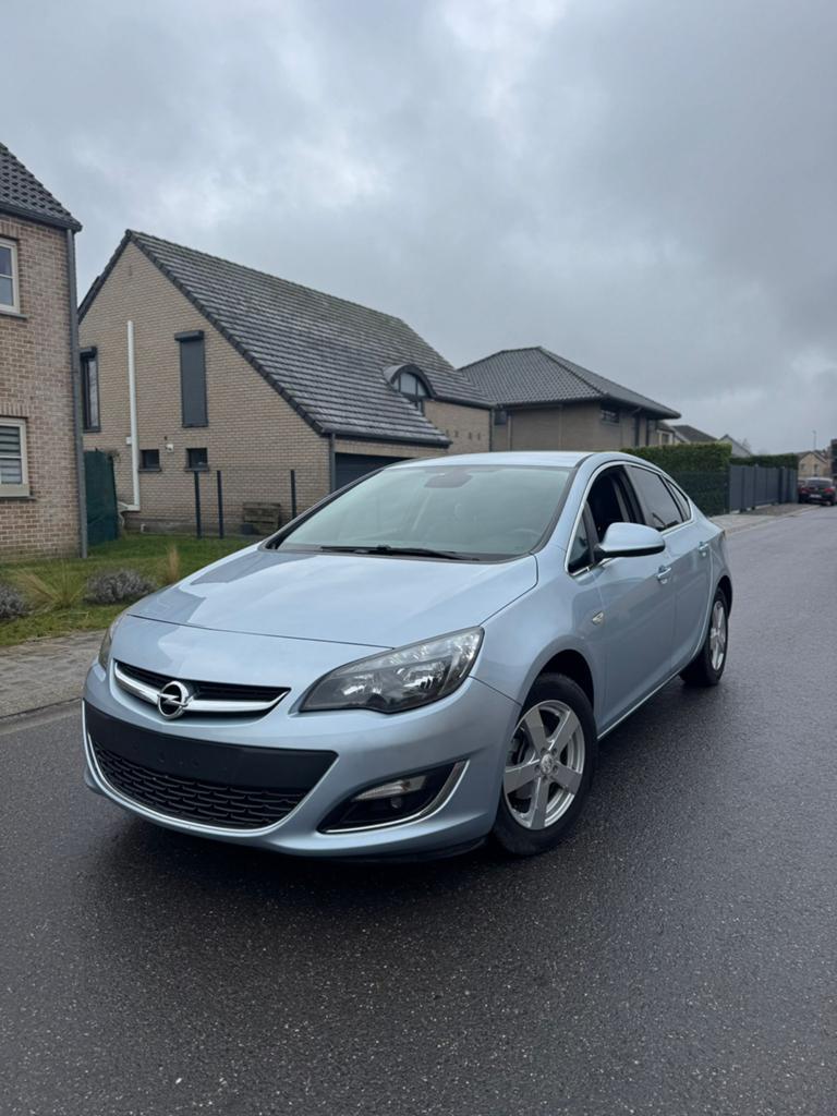 Opel Astra Nochtback, Autos, Opel, Entreprise, Achat, Astra, Essence, Euro 5, 5 portes, Boîte manuelle, Argent ou Gris, Enlèvement