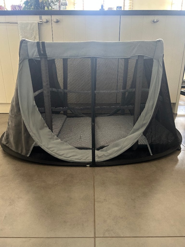 AeroMoov Instant Reisbed incl. Tussenniveau & Extra Matras, Ophalen, Gebruikt, Reisbedje
