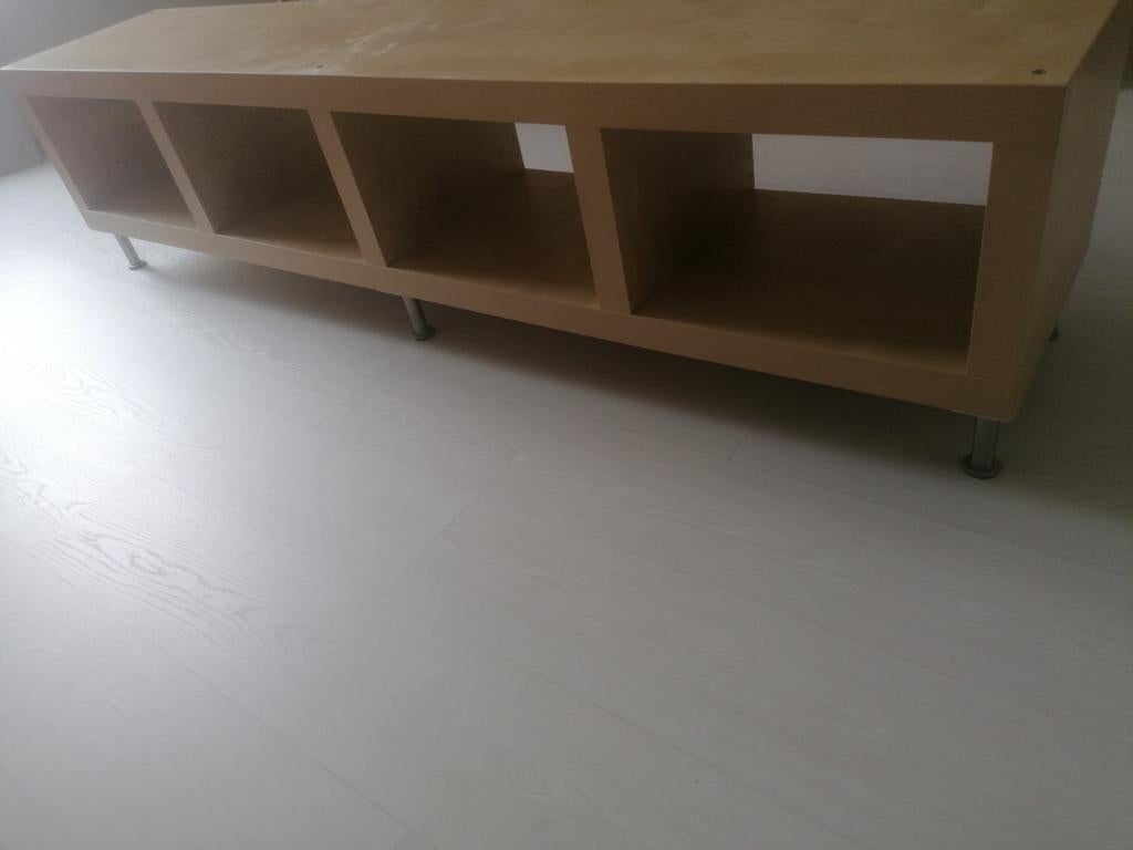 Lage kast ikea, beschadigd. GRATIS!, Huis en Inrichting, Kasten |Televisiemeubels, Ophalen