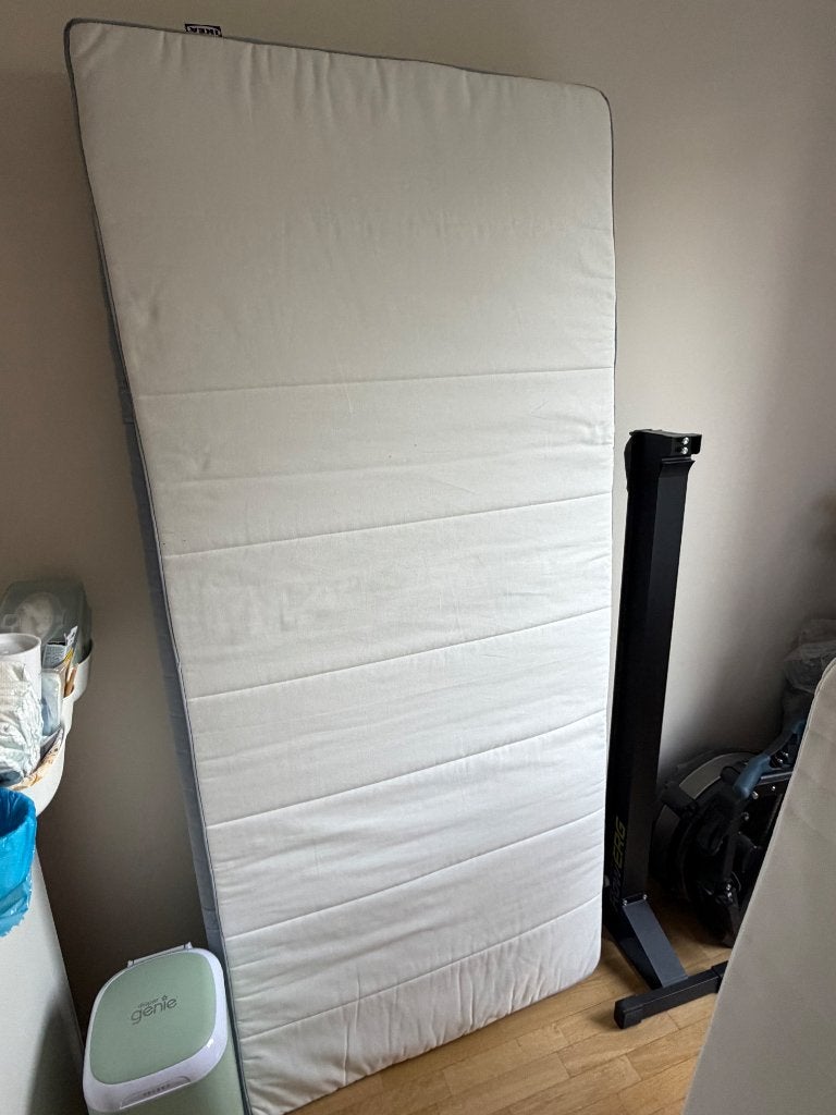 Matelas ikea vestmarka, Ophalen, 90 cm, Eenpersoons, Zo goed als nieuw