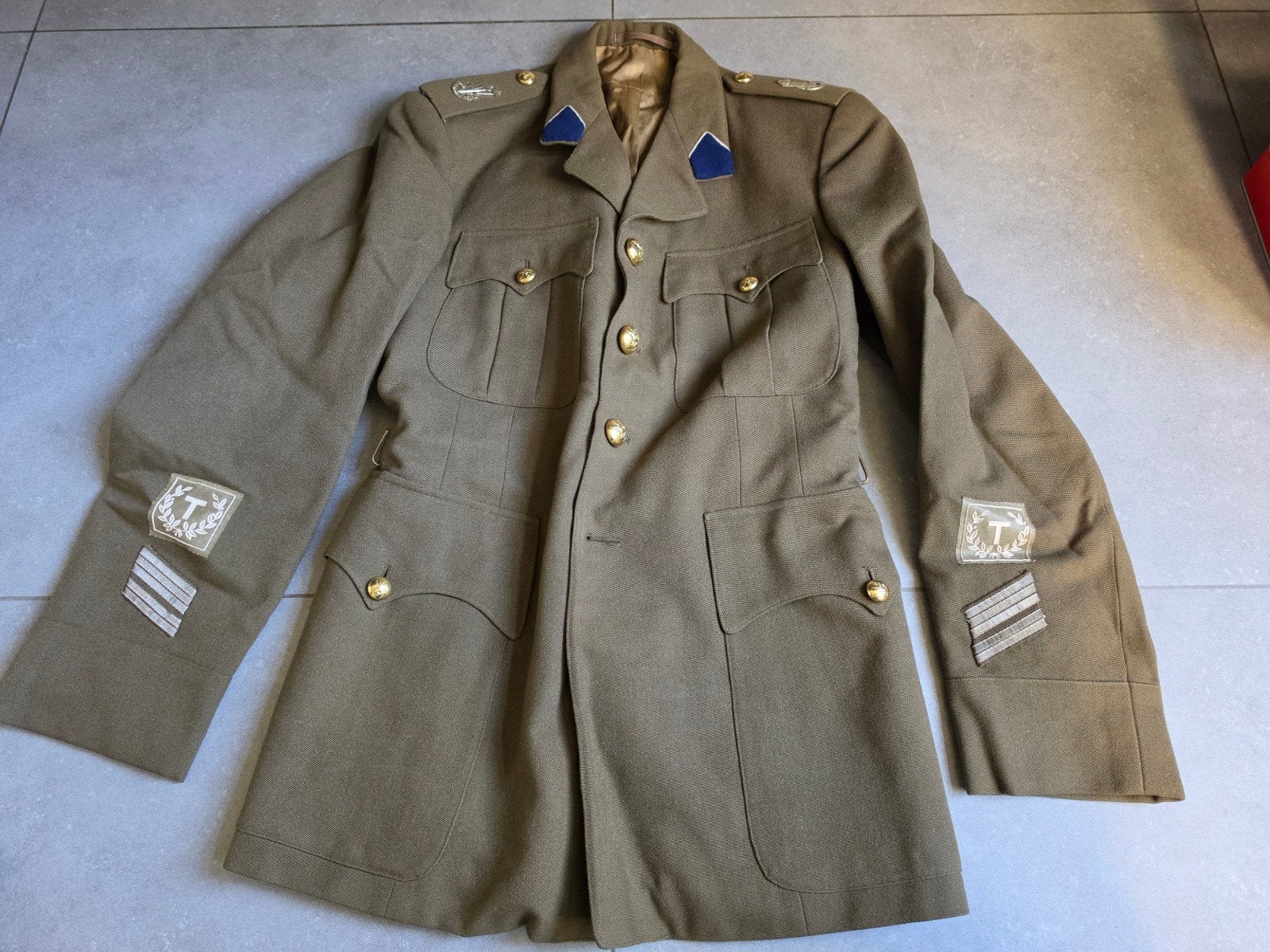 Uniforme de l'armée belge 1, Collections, Enlèvement ou Envoi