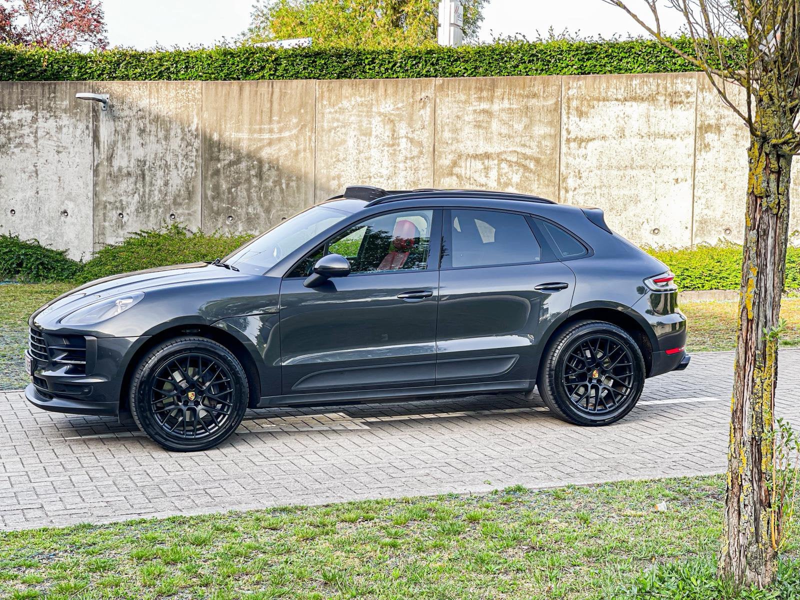 PORSCHE MACAN 2.0 TURBO benzine —245 pk — 06/2020 — 94.000km, Automaat, Zwart, Leder, Grijs