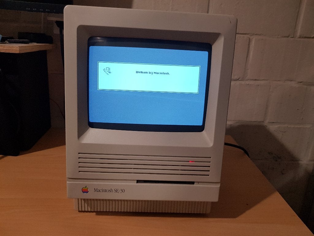 Apple Macintosh SE (SE board in SE/30 behuizing), Computers en Software, Vintage Computers, Ophalen of Verzenden