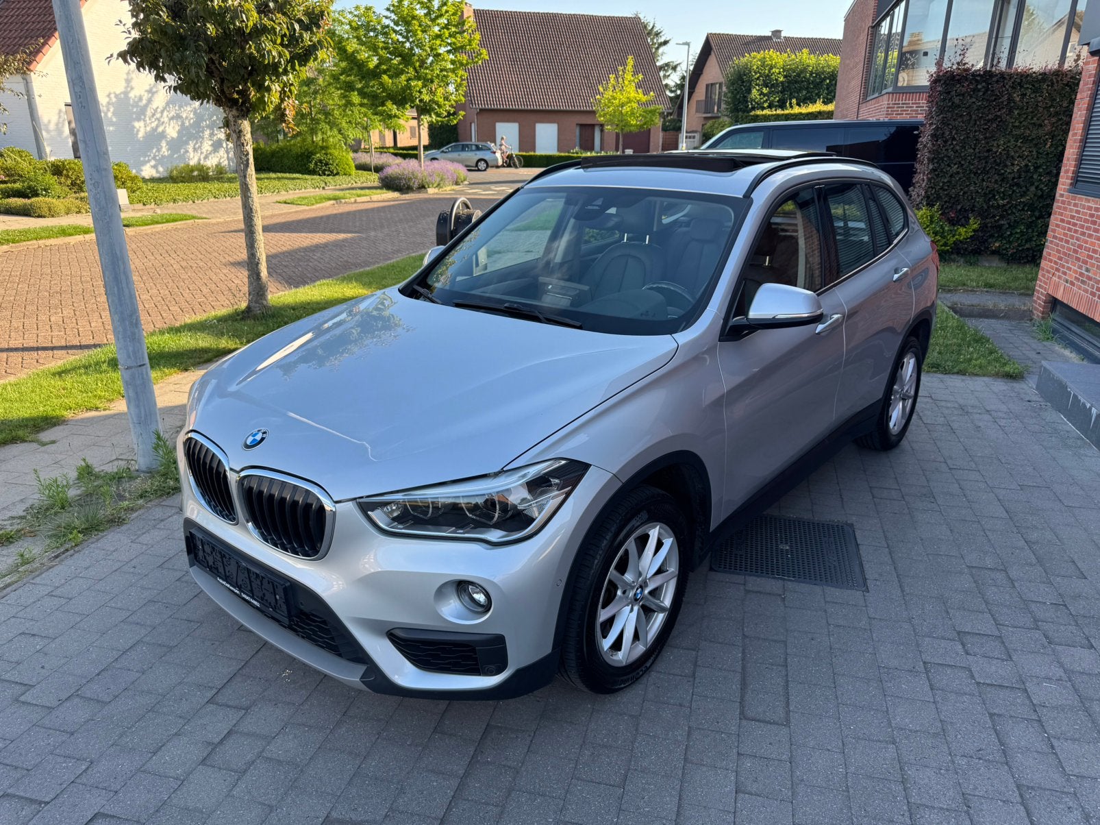 BMW X-1 2.0 essence automatique, Autos, BMW, Entreprise, Achat, X1, Phares directionnels, Airbags, Air conditionné, Android Auto