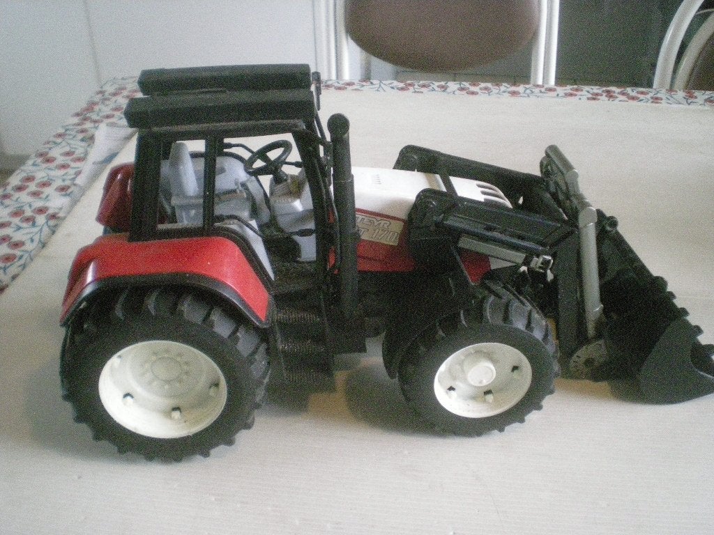 rode tractor met schepper bruder, Enlèvement ou Envoi, Comme neuf