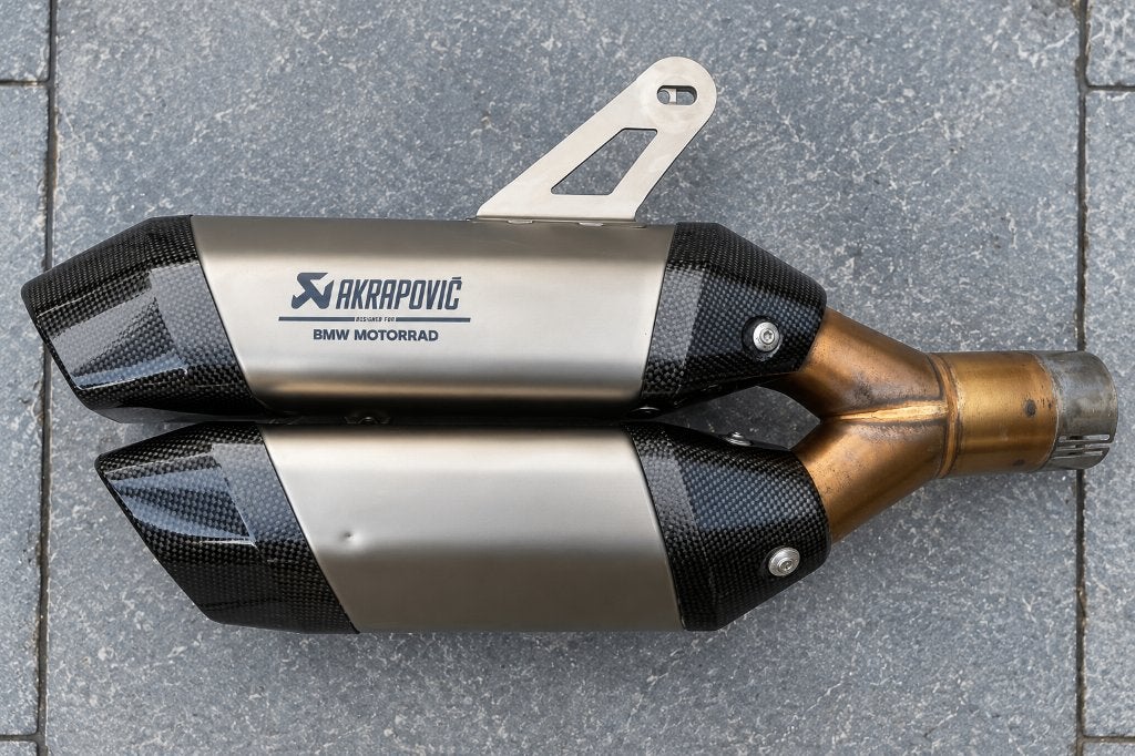 BMW Akrapovič uitlaat R1300GS – titanium/carbon – €775, Ophalen of Verzenden, Gebruikt