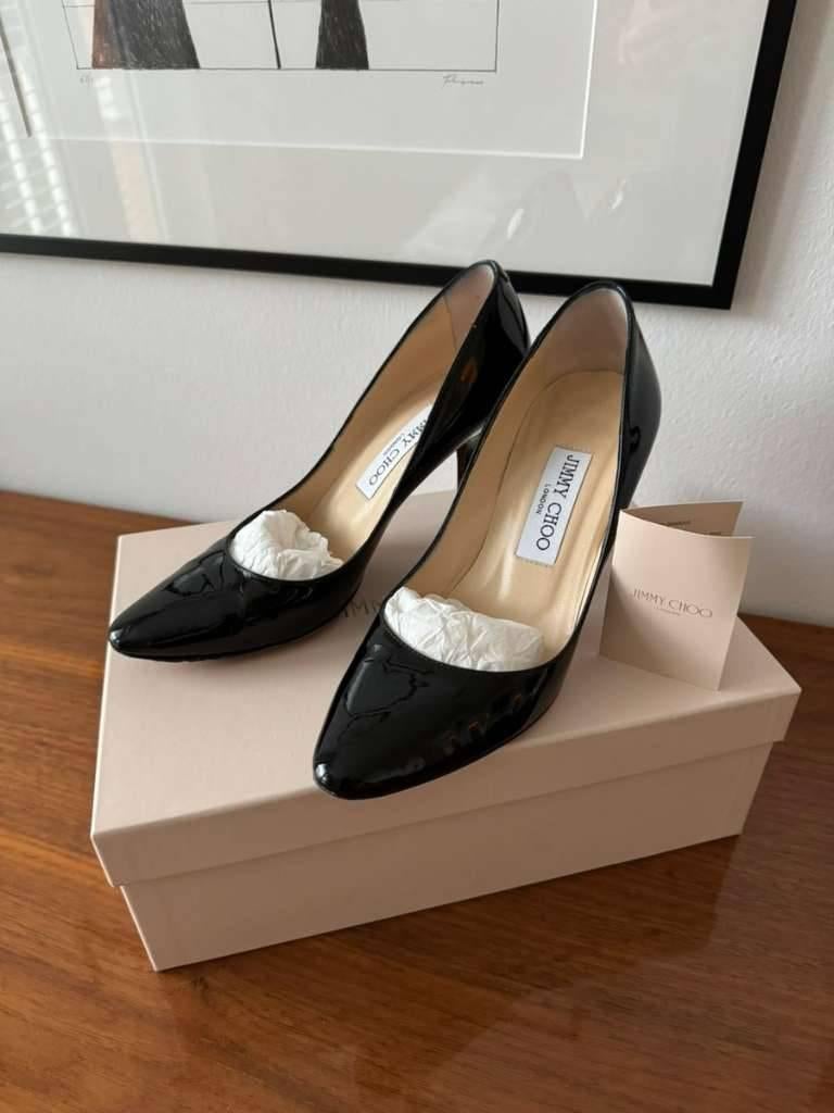 Hoog de hoogte in: elegante JIMMY CHOO pumps, maat 36 1/2, Kleding | Dames, Schoenen, Zo goed als nieuw, Pumps, Zwart, Verzenden