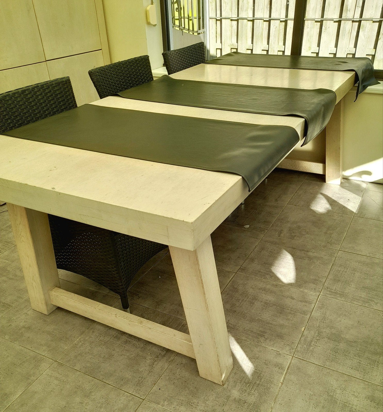 Table, armoire longue et meuble de bar, meuble long et meubl, Maison & Meubles, Enlèvement